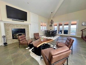 Dining - Huge Home with Views! (Florissant)