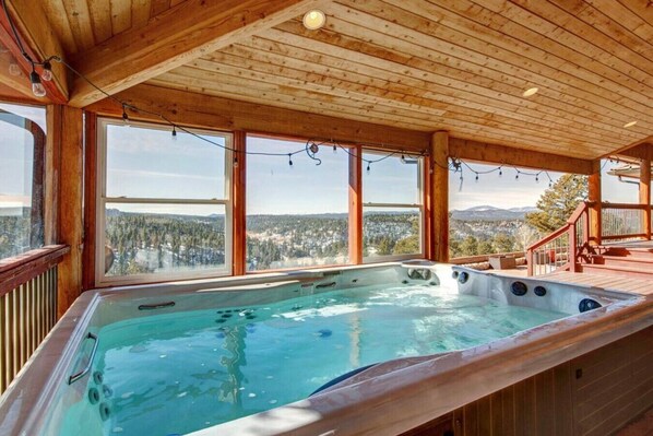 Interior - Lux Hilltop Retreat • Swim Spa • Sauna • Gated • Game Room • Fireplace (Florissant)