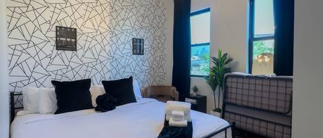 Bügeleisen/Bügelbrett, Internetzugang, Bettwäsche