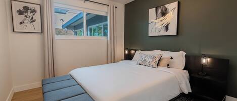 4 bedrooms, iron/ironing board, free WiFi, bed sheets