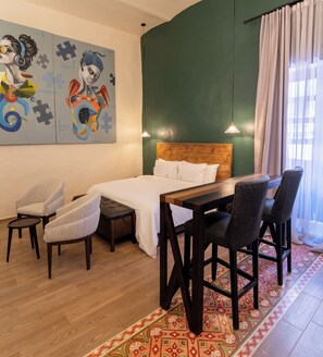 客房內保險箱、遮光布/窗簾、隔音、熨斗/熨衣板