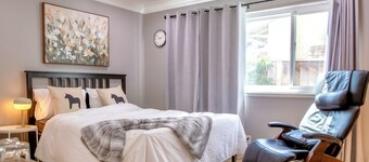 Modern, Luxury & Cozy 3 Beds/ 2 Baths Home in Evergreen