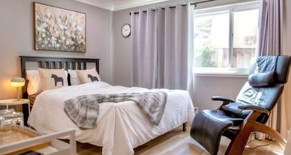 Modern, Luxury & Cozy 3 Beds/ 2 Baths Home in Evergreen