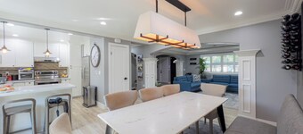 Modern, Luxury & Cozy 3 Beds/ 2 Baths Home in Evergreen