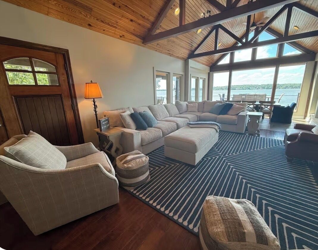 智能電視、DVD 播放機、書籍