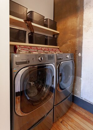 Interior - Charming Downtown Loft Suite, Walkable, Kitchenette, Historic Character (Heber Springs)