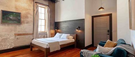 1 habitación, tabla de planchar con plancha, wifi y ropa de cama