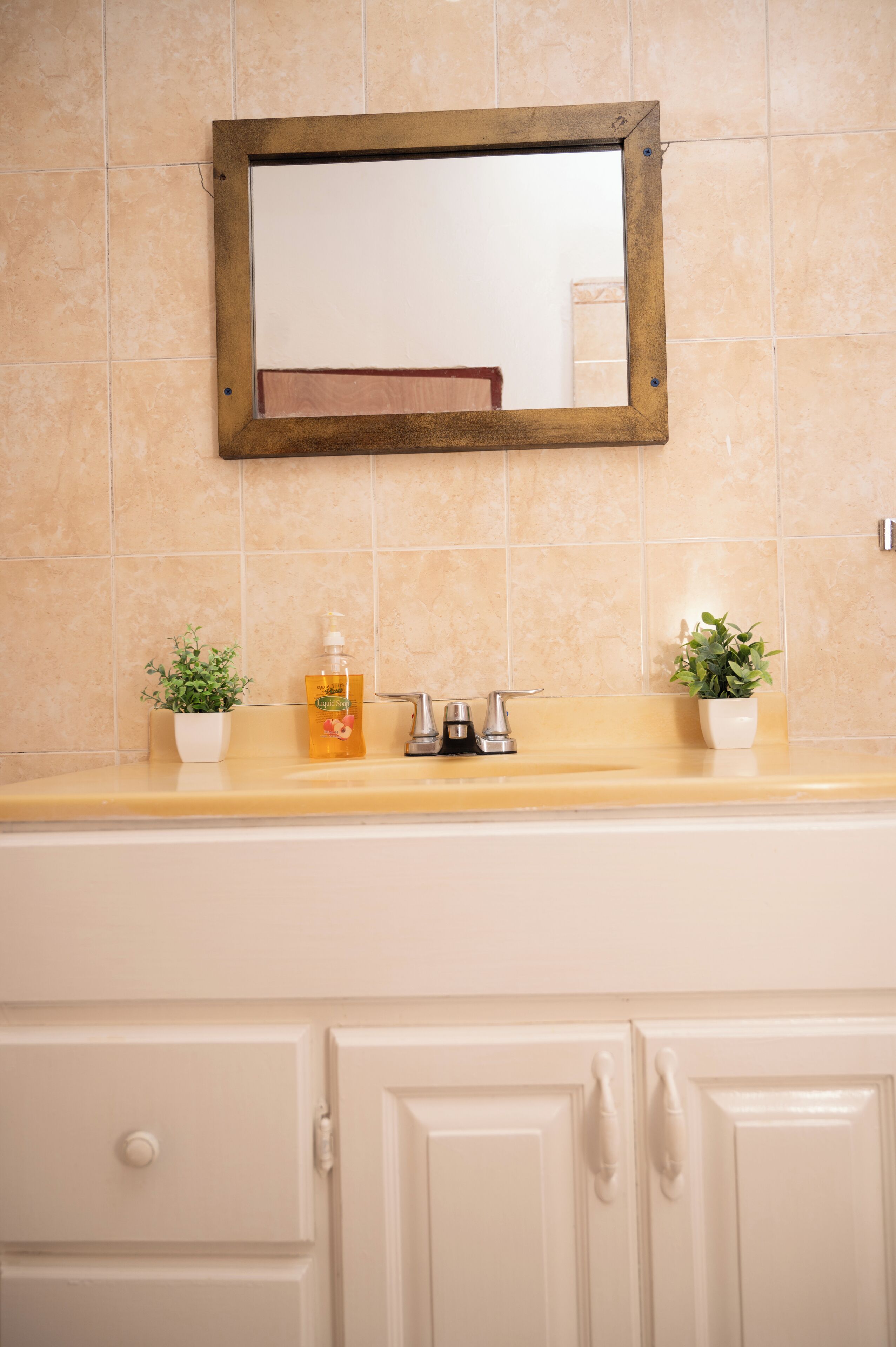 Haartrockner, Handtücher, Seife, Toilettenpapier