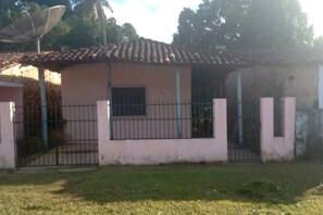Exterior - Beach house in Marajó, Salvaterra, welcoming, close to the beach, square... (Belém)