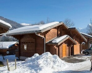 Exterior - Eden Criou - Chalet sleeps 7 to 9 - pool/sauna (Morillon)