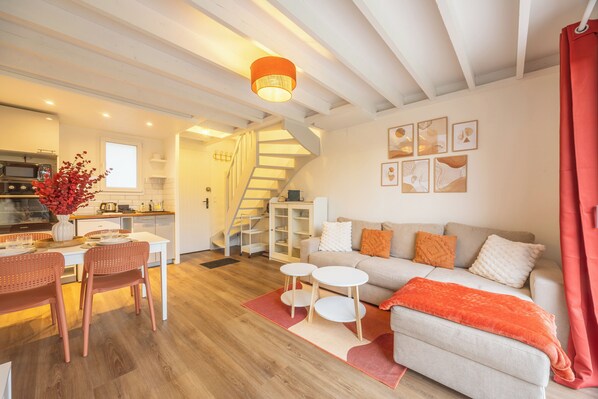 TV - La Maison Proustienne - Welkeys (Cabourg)