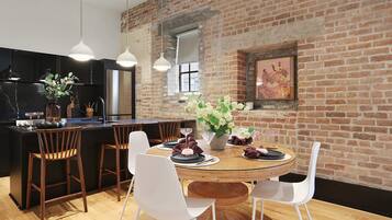 Luxury Apartment, 4 Bedrooms, Kitchen | Dining