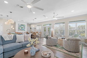 Smart TV - 391 BLUE MOUNTAIN RD ...4 Bedrooms w/ Private Pool... STEPS TO THE BEACH! (Santa Rosa Beach)