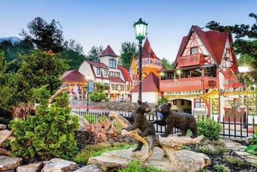 Chattahoochee Bungalow downtown helen