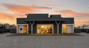 Exterior - Beautiful & Cosy Apartment in Gotri Vadodara close to everything you need (Vadodara)