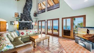 Smart TV, fireplace, ping pong