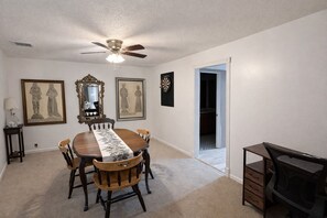 Dining - 12 miles to Ponca, Close to Kaw Lake & Casinos, Dog Friendly (Newkirk)