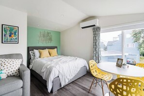 1 habitación, tabla de planchar con plancha, wifi y ropa de cama 