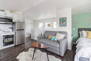 1 bedroom, iron/ironing board, WiFi, bed sheets - Seattle Guesthouse: World Cup Access + Peaceful Retreat (Seattle)