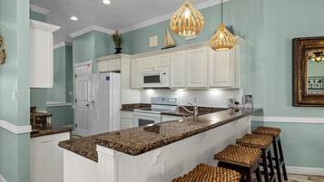 Mikrowelle, Ofen, Herdplatte, Geschirrspüler