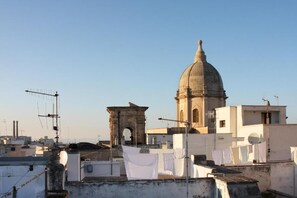 Miscellaneous - Pomegranate Room (Monopoli)