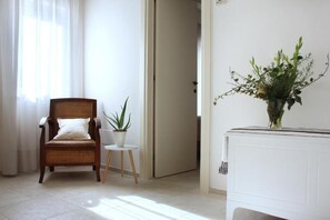 Interior - Pomegranate Room (Monopoli)