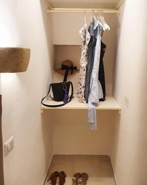 Interior - Prickly Pear Suite (Monopoli)