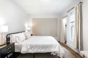 2 bedrooms, desk, iron/ironing board, travel crib