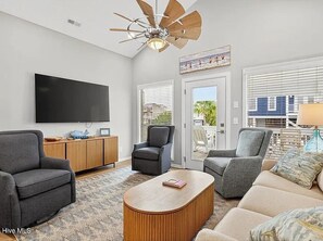 Smart TV - Sea + Second | Pool & Short Walk to the Beach (Ocean Isle Beach)