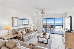 TV, DVD player - 403 Sandcastle North Beach front (Indian Rocks Beach)