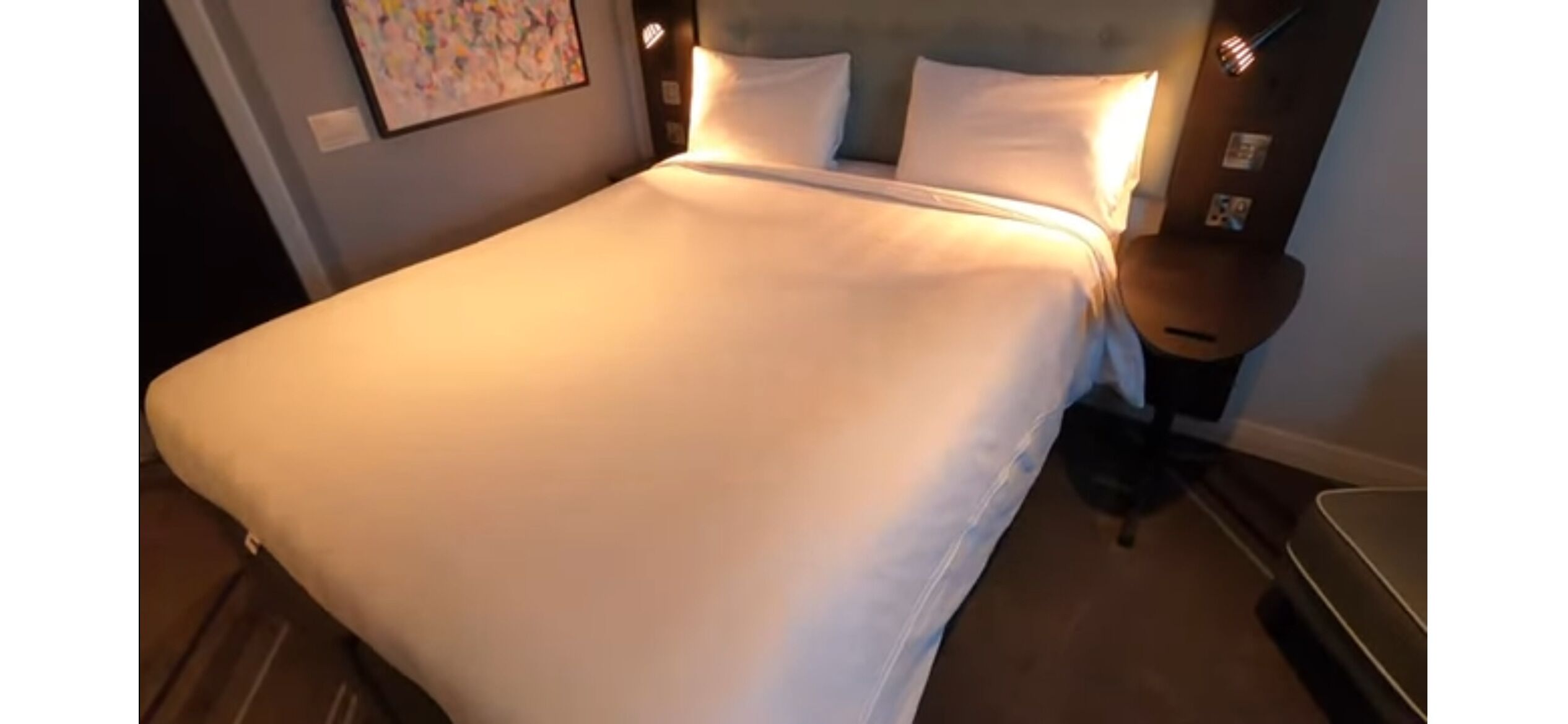 Fer et planche à repasser, accès Internet