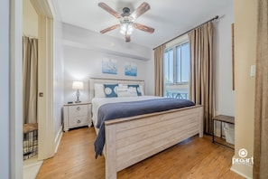 1 bedroom, iron/ironing board, WiFi, bed sheets - “Sun-kissed” condo , Fantastic location in Baytown Wharf, Sandestin. (Miramar Beach)