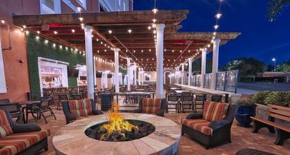 Orlando Resort Two-Bedroom Villa Near Disney Sleeps 6