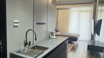 1 soverom, wi-fi (inkludert) og sengetøy