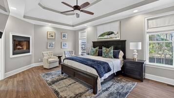 5 bedrooms, iron/ironing board, WiFi, bed sheets