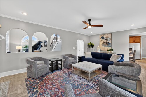 Beautiful 5-bedroom home in Evans within walking distance of Evans Towne Center