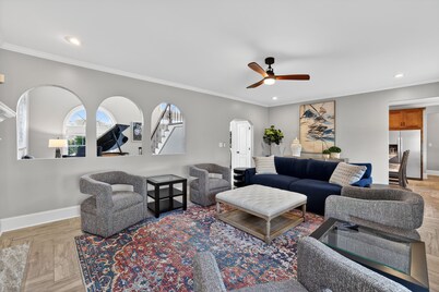 Beautiful 5-bedroom home in Evans within walking distance of Evans Towne Center