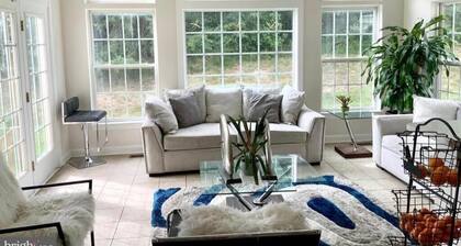 Spacious 5BR Retreat Near DC with Private Gym - Perfect for Group Getaway