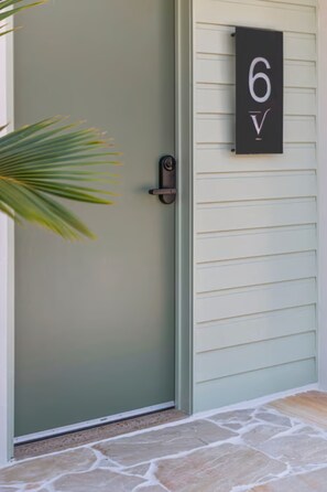 Room | Iron/ironing board, free WiFi, bed sheets - Victoria Street Boutique Hotel (Townsville City)