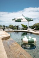 室外游泳池