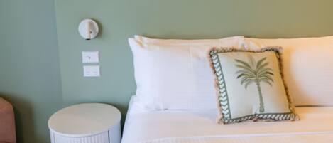 Iron/ironing board, free WiFi, bed sheets