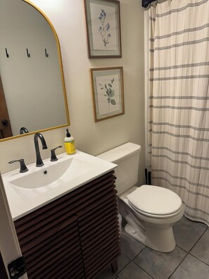 Hair dryer, towels - Summit 101B: 3 Bedrooms 2 Full Baths (Snowshoe)