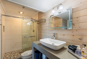 Hair dryer, towels - 3BR Water View Condo | Boat Access+Great Location (Treasure Island)