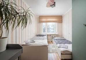 Iron/ironing board, WiFi, bed sheets