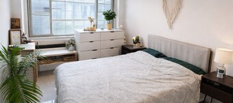 2 bed condo in welcoming NYC, Manhattan, Central Park with outside Deck