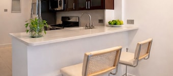 2 bed condo in welcoming NYC, Manhattan, Central Park with outside Deck