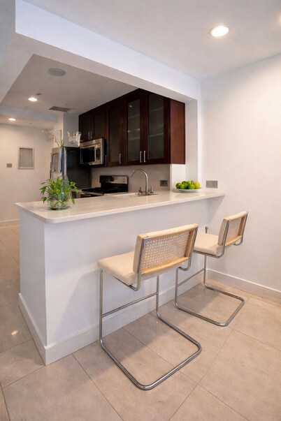 2 bed condo in welcoming NYC, Manhattan, Central Park with outside Deck