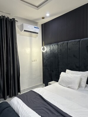 2 bedrooms, iron/ironing board, free WiFi, bed sheets - 2-bedroom apartment in  Ibadan  24/7 light wifi / PS5 (Ibadan)