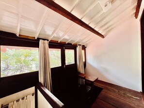 Habitación triple superior, lanai, vistas a la laguna | Interior