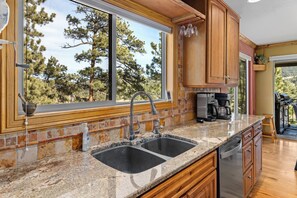 Fridge, microwave, oven, stovetop - Jewel on the Green by Estes Park Homes (Estes Park)